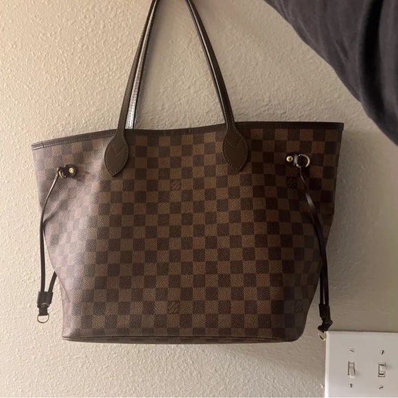 COPY - Louis Vuitton - Picture 1 of 8